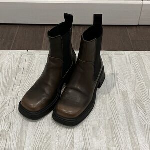 Dorah Chelsea Boot